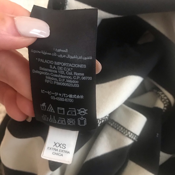 BEBE black and white crop top - Picture 3 of 3